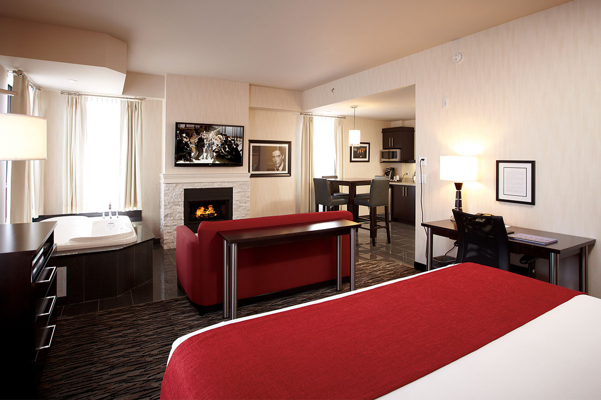 C Hotel Platinum Honeymoon Suite